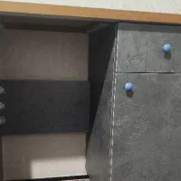 میز مطالعه و کامپیوتر