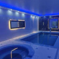 باغ-ویلا-شاهنامه-استخر-داخل-جنگلی