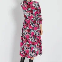 این لباس از سایز ۳۶ تا ۴۶ موجوده