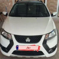 کوییک R ، سفید مشکی