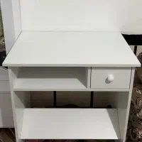 میز تحریر و کامپیوتر