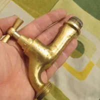 شیر آب برنجی سالم