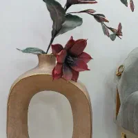 گل و گلدان دکوراتیو مدرن