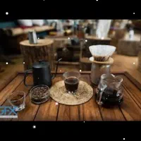نیروی خانم کار در بوفه صبحانه