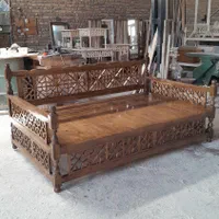 تخت سنتی شاهنشین