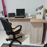 میز مطالعه همراه کتابخانه