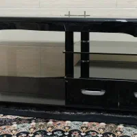 میز تلویزیون بزرگ شیشه ای