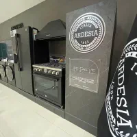 کارگر انبار لوازم خانگی