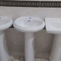 روشویی ، صندلی انتظار ، میز تحریر ، پنکه