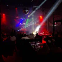 استخدام نیروی سالندارخانم