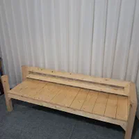 نیمکت چوب نراد