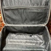 چمدان سایز بزرگ و کوچک|کیف، کفش، کمربند|شیراز, گلشن|دیوار