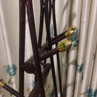 چوب لباسی فلزی زرشکی و یک جفت سطل برنج بزرگ نو