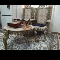 مبلمان با وسایل