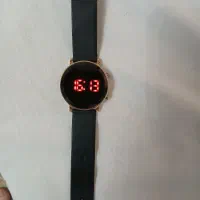 یکعدد ساعت مردانه بند استیل ضد اب طلایی رنگ|ساعت|سمنان, |دیوار