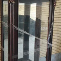ویترین  بزرگ
