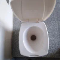 توالت فرنگی پلاستیکی دور بسته