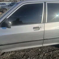 ماشین فوق دورنگ می باشددوسه لکه رنگ