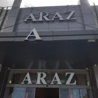 تعدادی فروشنده پوشاک