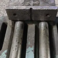 گیره رومیزی،سندان وغیره...