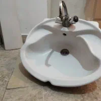 روشویی و پایه با شیر آلات