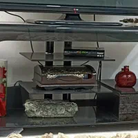 ال سی دی دی ۵۰ اینچ و میز شیشه ای