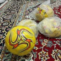 توپ فوتبال چمنی