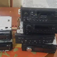 تعدادی رادیو کاست و رادیو سی دی