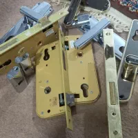 قفل ودستگیره ومغزی