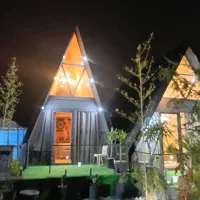 کلبه اشکان ۲ با ویوی خوب   مالک هستم
