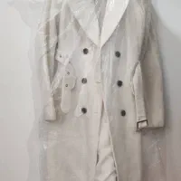 یک عدد تابلو پالتو و فرش هستش