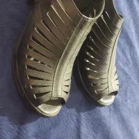 کتونی|کیف، کفش، کمربند|اراک, |دیوار