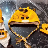 ست کلاه و شال گردن و دستکش زرافه