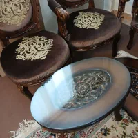 یک دست مبل هفت نفره کلاسیک همراه عسلی ومیز