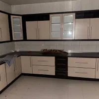 ۱۵متر کابینت در حد نو بدنه فلز ام دی اف