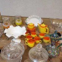 ساعت و ظروف آشپزخانه