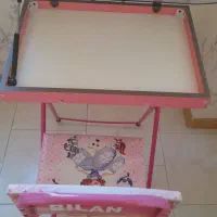 میز و صندلی کودک جهت نشستن و درس خواندن