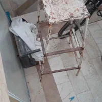 چهار پایه فلزی