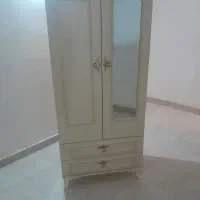 فروش ۱عددکمدلباسی وپاتختی