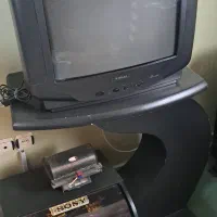 فروش ۲ تلوزیون و ۲ میز تلوزیون قدیمی