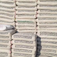 راننده و بارگیری کننده گچ و سیمان