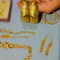 طلا 18 عیار|جواهرات|فومن, |دیوار