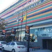 استخدام نیرو در فودکرت دیپلمات