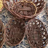 تعدادی سبد حصیری