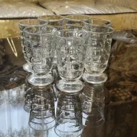 تعدادی فنجان چای خوری و لیوان در حد نو