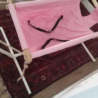 گهواره ننو بانوج در حد نو|تخت و سرویس خواب|صومعه‌سرا, |دیوار