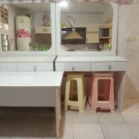 میز برای سالن و آرایشگاه|آرایشگاه و سالن‌های زیبایی|فلاورجان, |دیوار