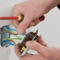 برق کار ساختمان هستم