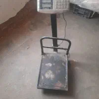 ترازو  ۱۵۰ کیلویی تمیز و سالم
