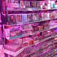 کلی فروشی لوازم آرایشی